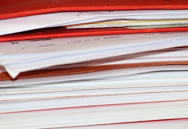 pile de feuilles et documents