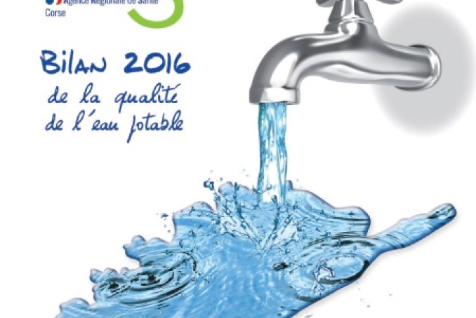 robinet qui coule et l'eau forme une flaque en forme de Corse - bilan 2016 de la qualité de l'eau potable